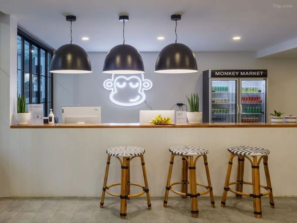 MONKEY DESK